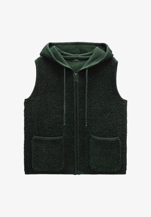 Zielona polarowa kamizelka z kapturem, teksturowany materiał, zamek błyskawiczny z przodu i dwie boczne kieszenie. Charakteryzuje się wygodnym, miękkim fasonem z ribbami na krawędziach.