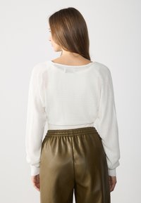 Thumbnail Image 3