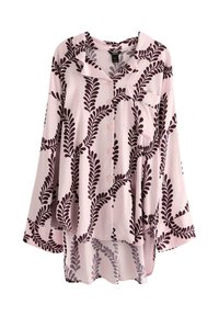 Langærmet lyserødt pyjamastop med en afslappet pasform, der har mørkelilla bladmønstre, krave, knapfront og en brystlomme.