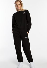 The North Face ESSENTIAL CREW - Sudadera - black