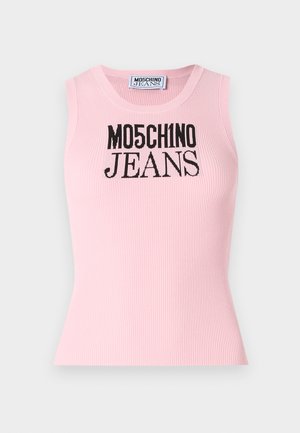 Rózsaszín bordázott ujjatlan atléta, testhez simuló fazonnal, elöl fekete "MO5CH1NO JEANS" logóval. Kerek nyakkivágással és ujj nélkül.