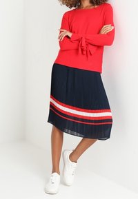 comma Maglione - red