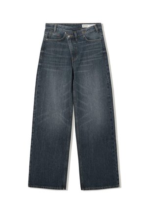 Dunkel waschjeans mit weitem Bein, hoher Taille, fünf Taschen und dezenten Abnutzungen an der Vorderseite.