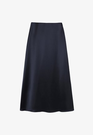 Pikk, voolav seelik, mis on valmistatud tumepunast satiinist, millel on sile tekstuur ja lihtne, klassikaline disain, ilma nähtavate mustrite või aktsentideta.