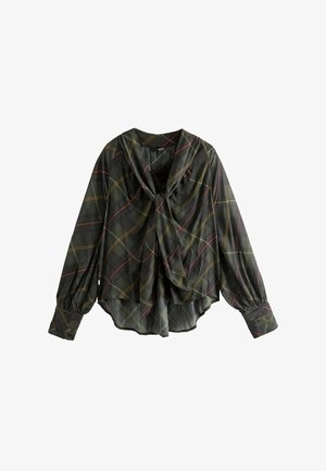 Camicia verde a quadri con scollatura drappeggiata, maniche lunghe a sbuffo e vestibilità comoda. Presenta linee gialle e rosse su uno sfondo scuro.