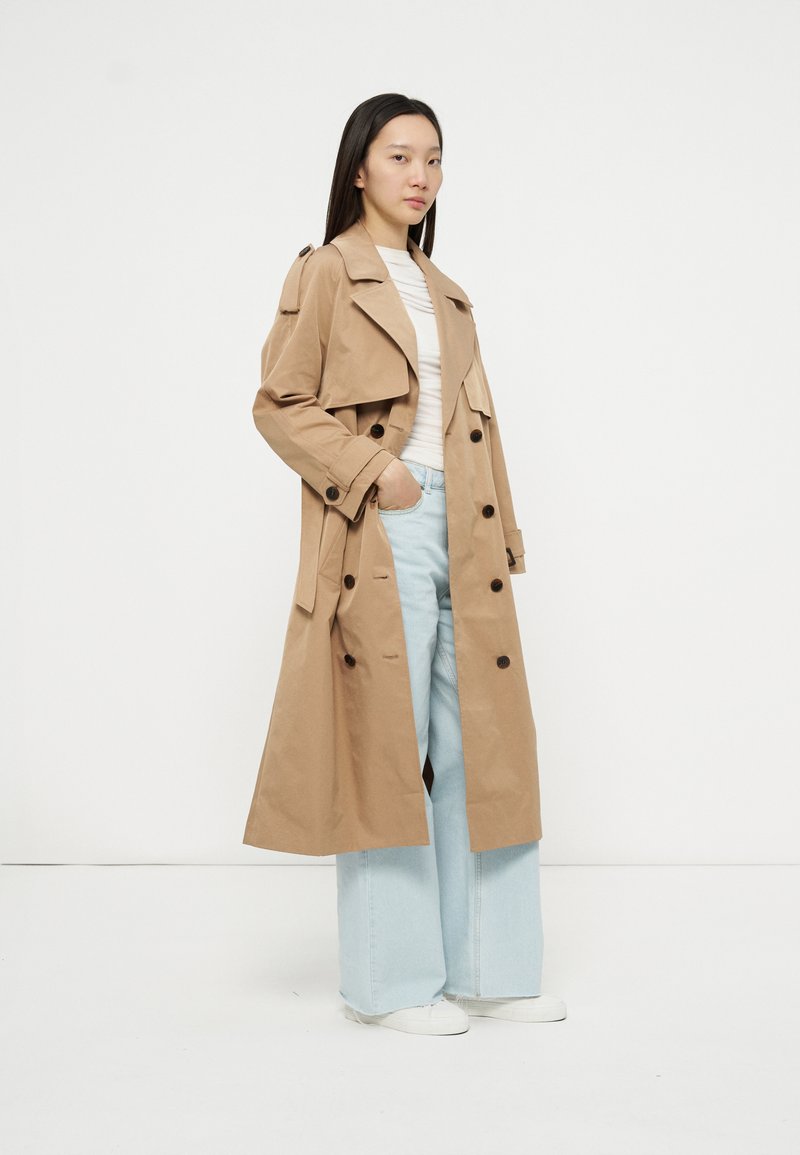 dreimaster Trenchcoat zandkleur