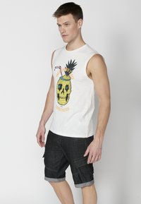 Koroshi Felső - crudo   off white