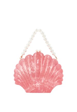 Vaaleanpunainen läpikuultava kuorimuotoinen kirjekuorilaukku, jossa on helmiripustus ja helmisuljettava kiinnitys.