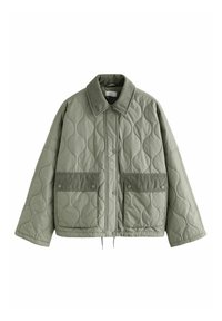 Hellgrüne gesteppte Jacke mit weiten Ärmeln, vorne mit Knopfverschluss, zwei Druckknopf-Taschen aus Cordstoff mit Klappen und einem Kragen aus Cordstoff.