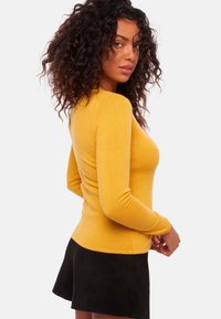 Mahogany LINE - Pullover - mustard