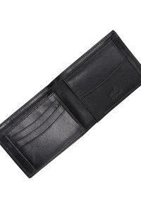 Czarny portfel ze skóry o fakturowanym wykończeniu, otwarty, ukazujący wiele przegródek na karty oraz przegrodę na banknoty. Z ozdobnym logo w tłoczeniu.