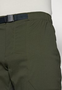 Columbia LANDROAMER™ RIPSTOP PANT II - Hlače za otvoreno - greenscape