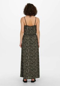 ONLY GEMUSTERTES TRÄGER - Maxi ruha - toasted coconut