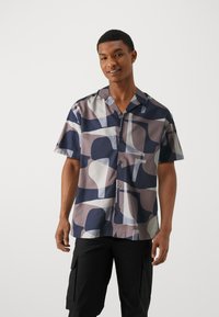 Jack & Jones PREMIUM JPRBLACARNABY PRINT RESORT - Cămașă - coffee quartz