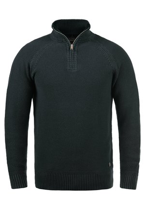Dunkelgrüner Strickpullover mit hohem Kragen und Viertel-Reißverschluss, der ein strukturiertes Muster sowie gerippte Bündchen und Saum aufweist.