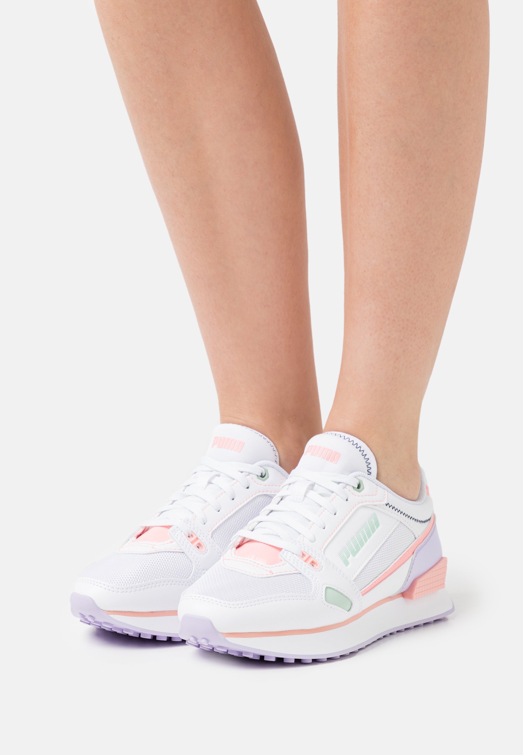 puma sneakers top view