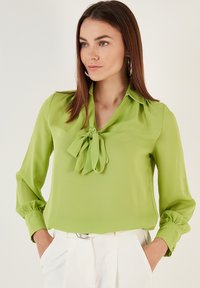 Unselected, olive