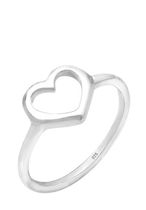 Sølvring med hjertestikdesign, lavet af 925 sterlingsølv, med en poleret finish og glatte, afrundede kanter.