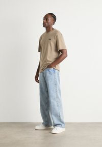 Calvin Klein COMFORT FIT - Jednoduché tričko - brindle