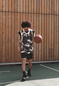 Thumbnail Image 2