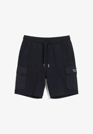 Pantaloncini cargo neri con vita elastica, coulisse, tasche laterali e tasche con patta su entrambe le cosce, disposti in piano su sfondo bianco.