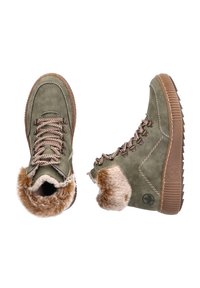 Bottines en daim vertes avec un col en fausse fourrure, des lacets texturés et une semelle en caoutchouc marron. Possède des accents de couture et un détail de logo.