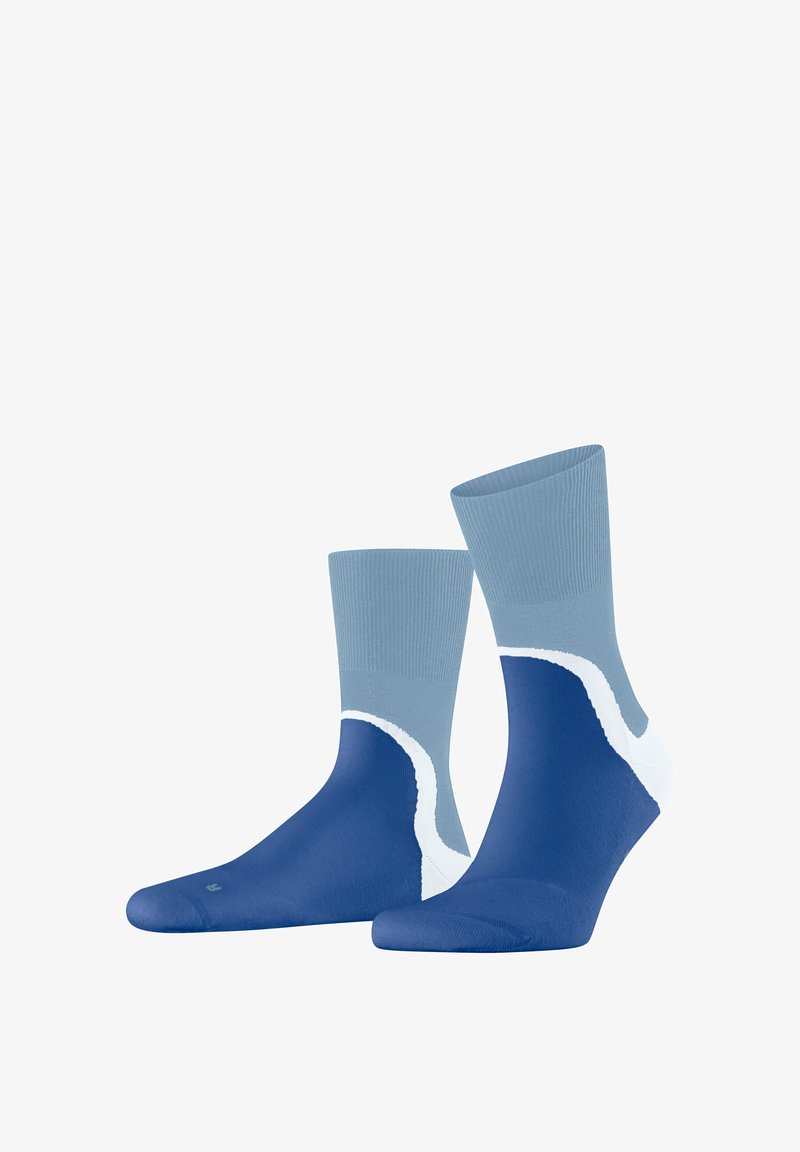 Paire de chaussettes mi-mollet en bleu avec des bordures bleu clair et des accents courbes blancs autour des talons, présentées côte à côte sur un fond blanc.