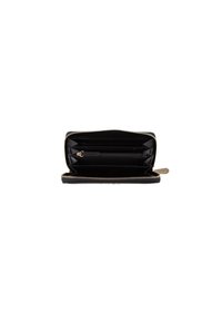Portafoglio in pelle nera con chiusura a zip dorata, dotato di più scomparti per carte e un comparto con zip per monete o piccoli oggetti.
