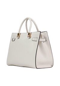 Sac cabas synthétique blanc avec poignées tressées, détails en métal doré et bordures noires. Présente un design spacieux et structuré.