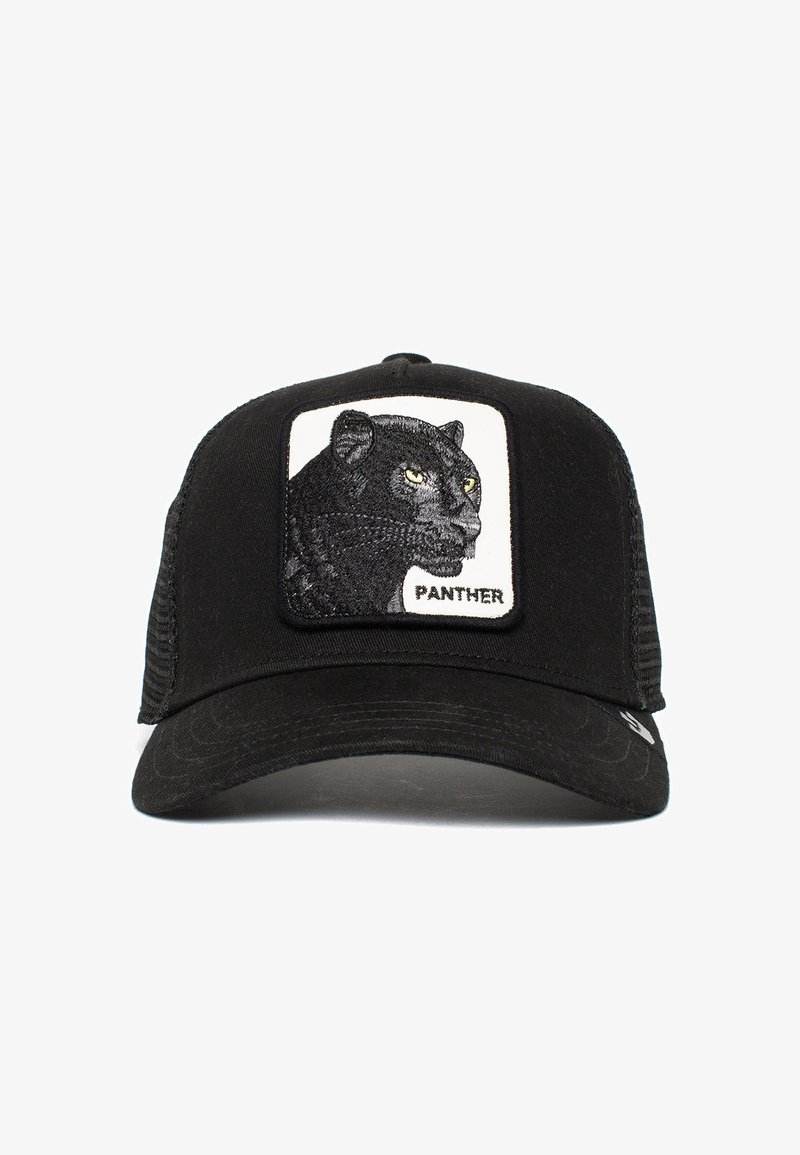 Schwarze Trucker-Cap mit Netzseiten, auf der ein gesticktes Panther-Motiv auf einem weißen Patch mit dem Text "PANTHER" darunter zu sehen ist.