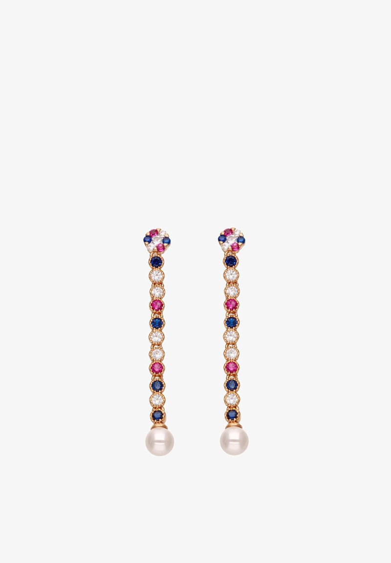 Pendientes en tono dorado con un diseño vertical que incluye piedras de colores (rosa, azul, transparente) y un detalle de perla en la parte inferior.