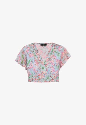 Cvetni kratki top iz lahkih materialov, z V-izrezom, kratkimi plapolajočimi rokavi ter pastelno barvno paleto s poudarki v roza in zeleni barvi.