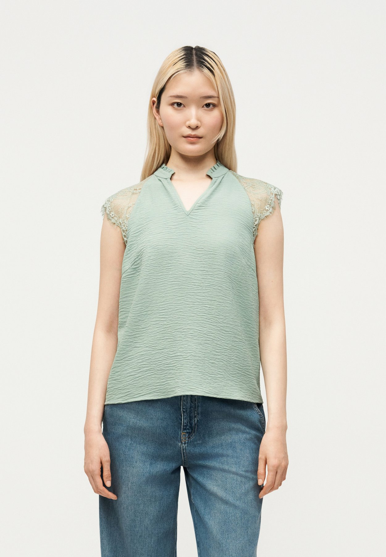 ONLPLOY METTE V NECK