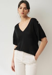 Next V-NECK GEM - Printtipaita - black