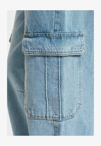 Unselected, light blue