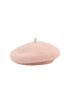 Berretto in lana rosa con forma arrotondata, texture morbida e un piccolo tab superiore. Presenta un delicato accento del logo dorato sul lato.
