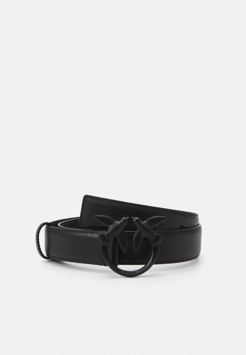 Črn usnjen pas z okroglo zaponko, ki ima dva ptica, gladka tekstura in eleganten dizajn. Opremljen je z podrobno predstavljenimi pticami in šivi.