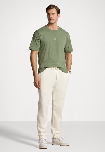 Polo Ralph Lauren Big & Tall EMBROIDERED LOGO JERSEY T-SHIRT - Apdrukāts T-krekls - cargo green