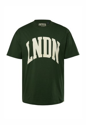 Camiseta de algodón verde con letras grandes "LNDRN" en color crema en el pecho. Mangas cortas y cuello redondo. Ajuste regular.