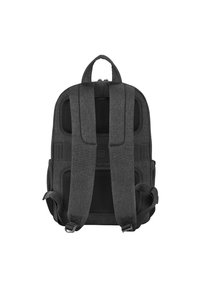 Zaino in tessuto nero con schienale in mesh imbottito, spallacci regolabili e maniglia superiore. Presenta un vano principale con zip e cuciture rinforzate.