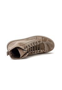 Natural World SAUCO - Botines con cordones - beige enz