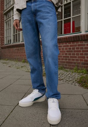 Lee WEST - Jeans relaxed fit - into the blue worn