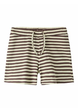 Brązowo-białe, poziomo paskowane krótkie spodenki dzianinowe z elastycznym paskiem i sznurkiem do ściągania, widok z przodu na białym tle.