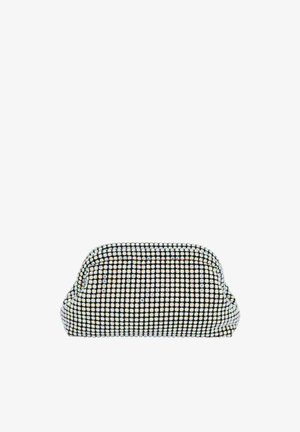 Čierna a biela vzorovaná spojka s guľatým tvarom, ktorá má textúrovaný látkový povrch a kovové uzatváranie.