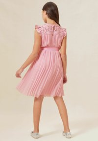 Lipsy REGULAR FIT - Vestito elegante - pink