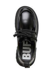 Chaussure à lacets en cuir noir brillant avec semelle épaisse et texte blanc visible « BUF » à l'intérieur, photographiée de dessus sur fond blanc.