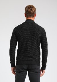 Gabbiano Vest - black