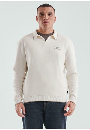 - Koszulka polo