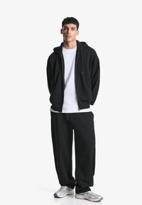 Bershka BALLOON - Jogginghose - black
