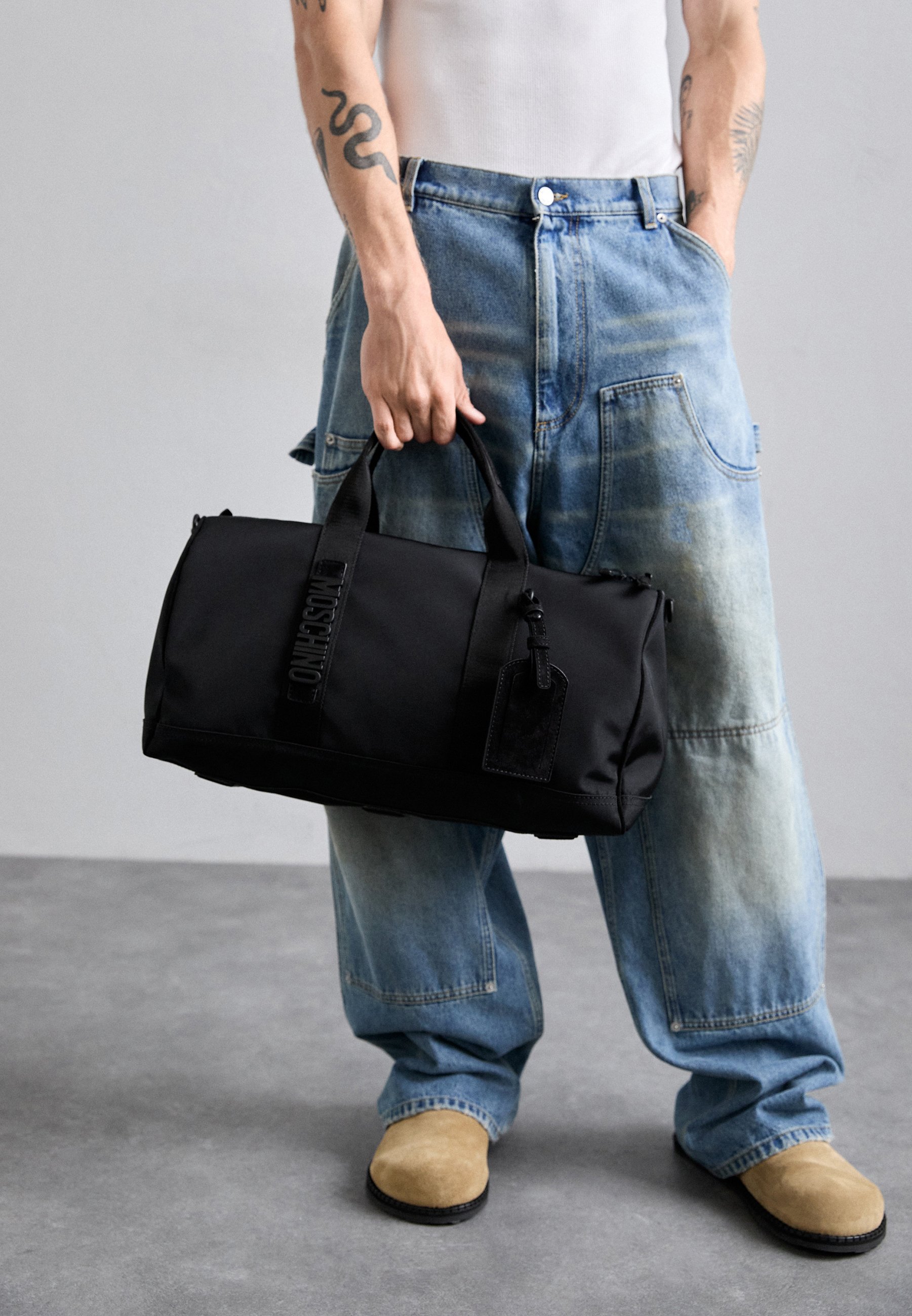 MOSCHINO BORSA - Weekend bag - nero/black - Zalando.co.uk